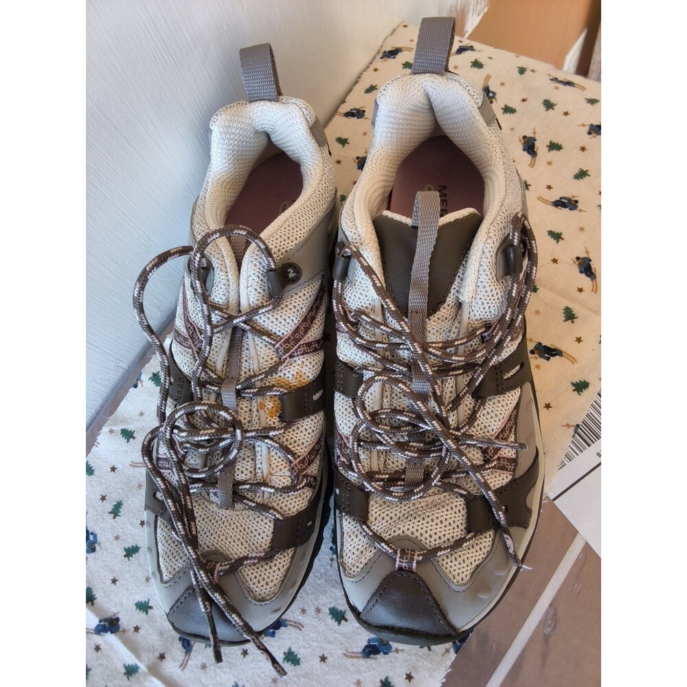 Womens Merrell Siren Sport Sz 8.5 Elephant And Pink Glue Stain On Top